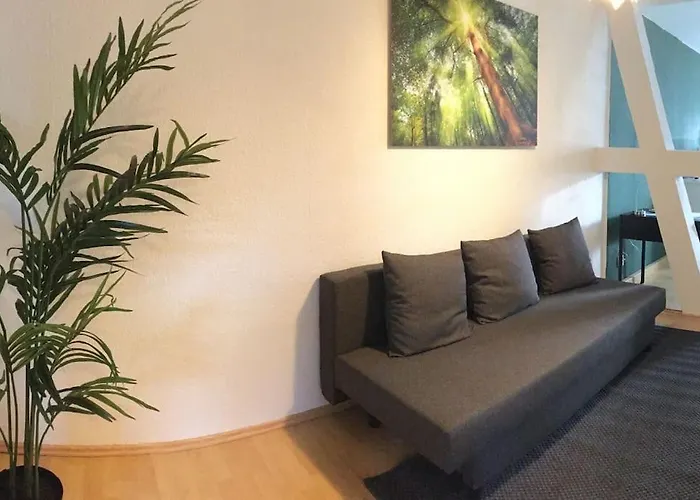 Nette Wohnung Gute Austattung Parkplatz Terrasse